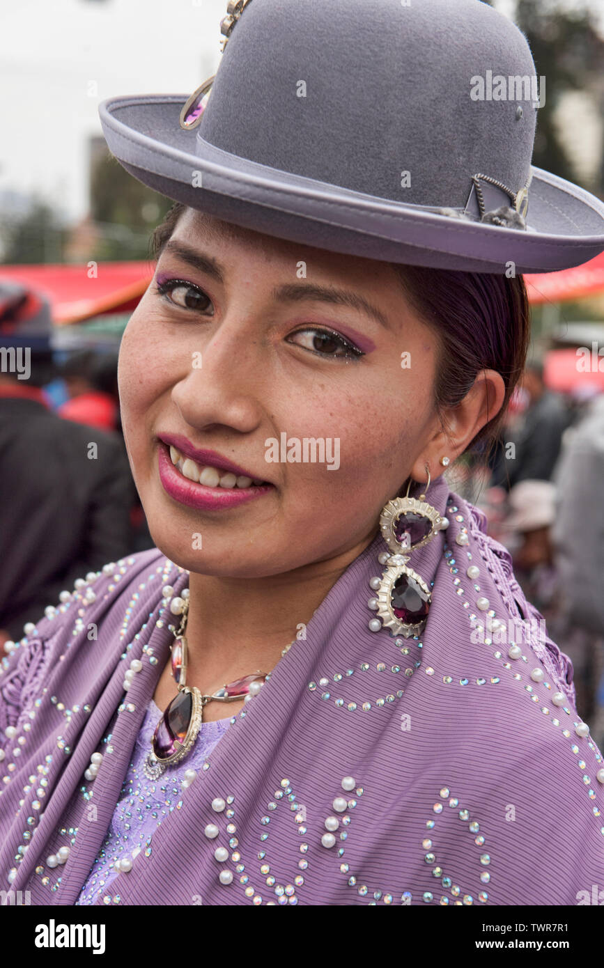 Bunte cholita im Gran Poder Festival, La Paz, Bolivien Stockfoto
