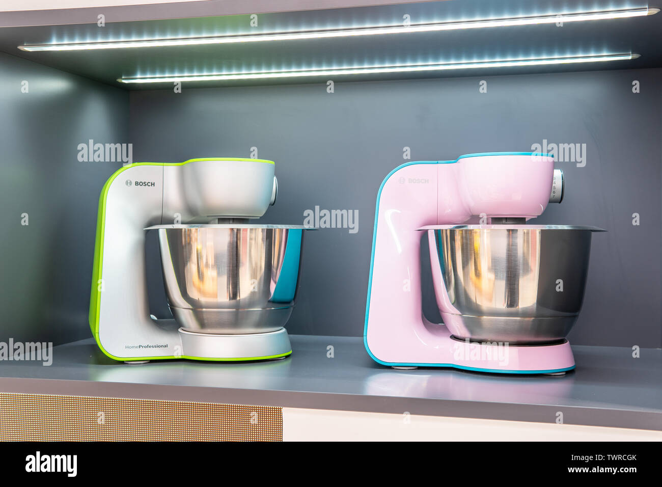 Berlin, Deutschland, 29.August 2018 Neue MyMUM Bosch Küchenmaschine  Küchenmaschine, Robert Bosch Ausstellungspavillon Showroom, globale  Innovationen zeigen IFA Stockfotografie - Alamy