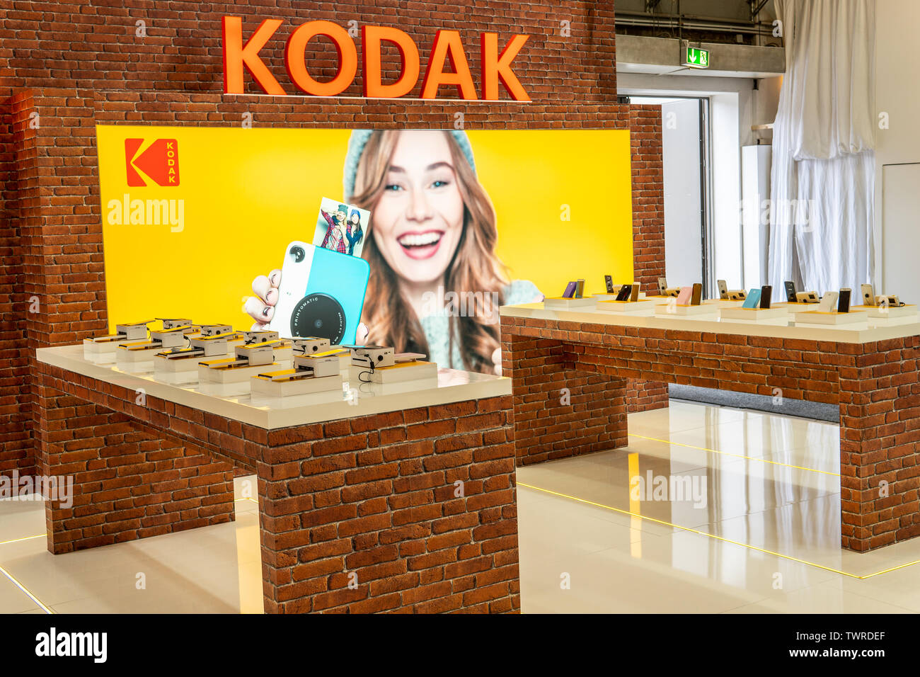 Berlin, Deutschland, 31.August 2018 Kodak Drucker Printomatic instant Kamera, Kodak Ausstellung showroom Pavillon stand, globale Innovationen zeigen IFA 2018 Stockfoto