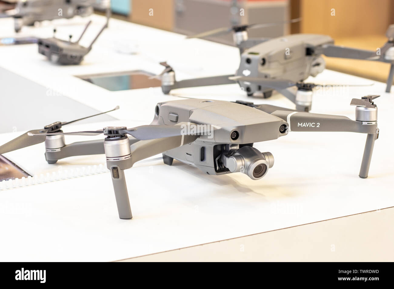 Berlin, August 2018, DJI Drohnen Mavic 2 Zoom, Unmanned Aerial Vehicles - UAV, DJI-Messestand, globale Innovationen zeigen IFA 2018, Stockfoto