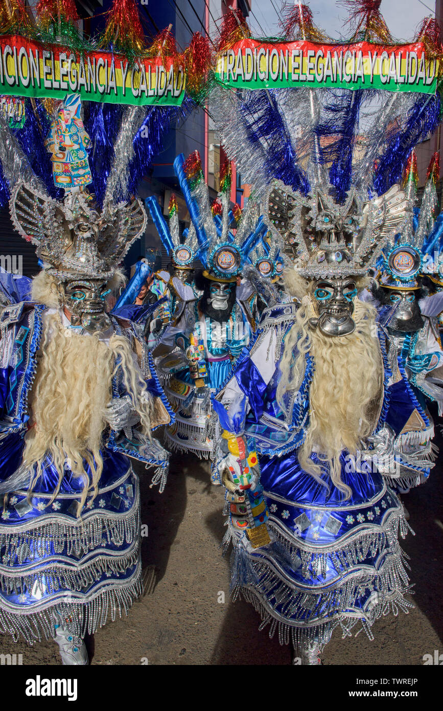 Maskierte Tänzer im Gran Poder Festival, La Paz, Bolivien Stockfoto