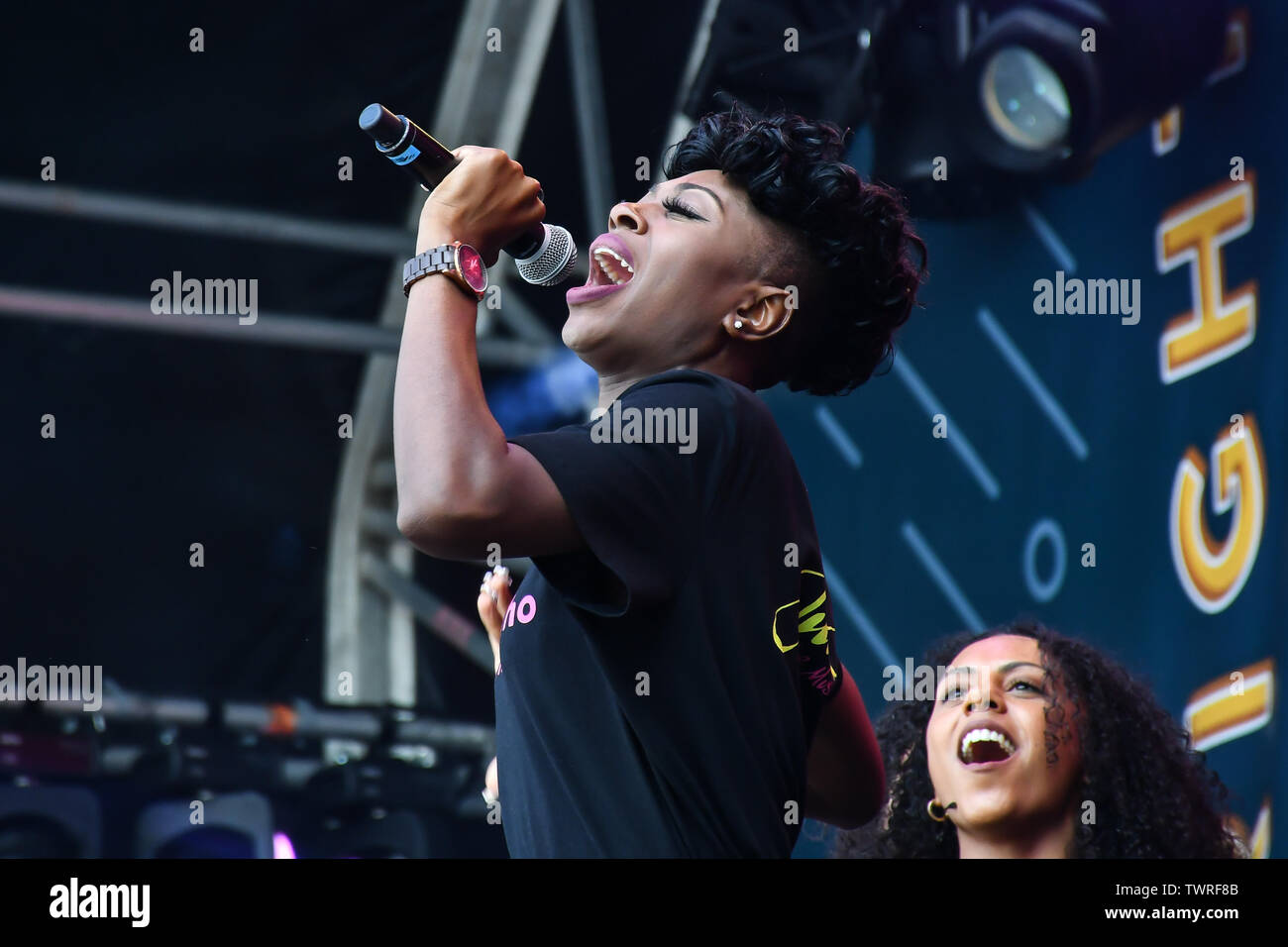 & Julia führt bei West End Live 2019 in Trafalgar Square, am 22. Juni 2019, London, UK. Stockfoto