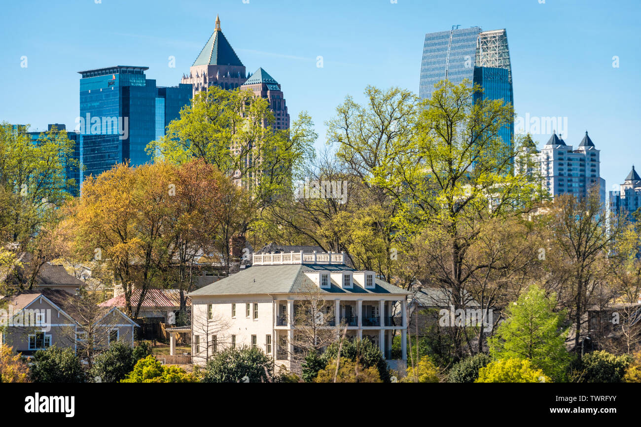 Blick auf Midtown Atlanta vom Atlanta, auf mittlerer Höhe, in der Nähe von Ponce City Market in Atlanta, Georgia. (USA) Stockfoto