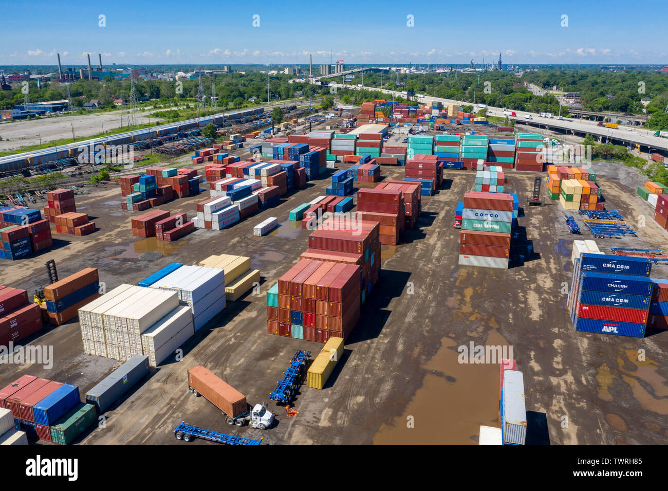 Detroit, Michigan - Versand Container Lkw-Terminals von ContainerPort Gruppe und Container Yard. Die Anlage ist auf dem Gelände der abgerissenen G Stockfoto