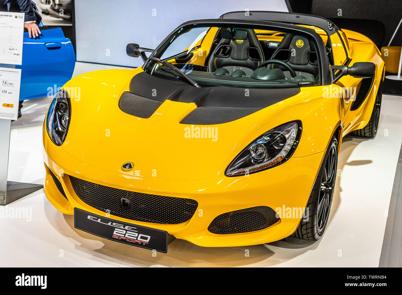 Paris, Frankreich, 02.Oktober 2018 gelbe Lotus Elise Sport 220 Mondial Paris Motor Show, zwei - Sitz, Mitte Roadster von Lotus Cars mit Selbstzündungsmotor Stockfoto