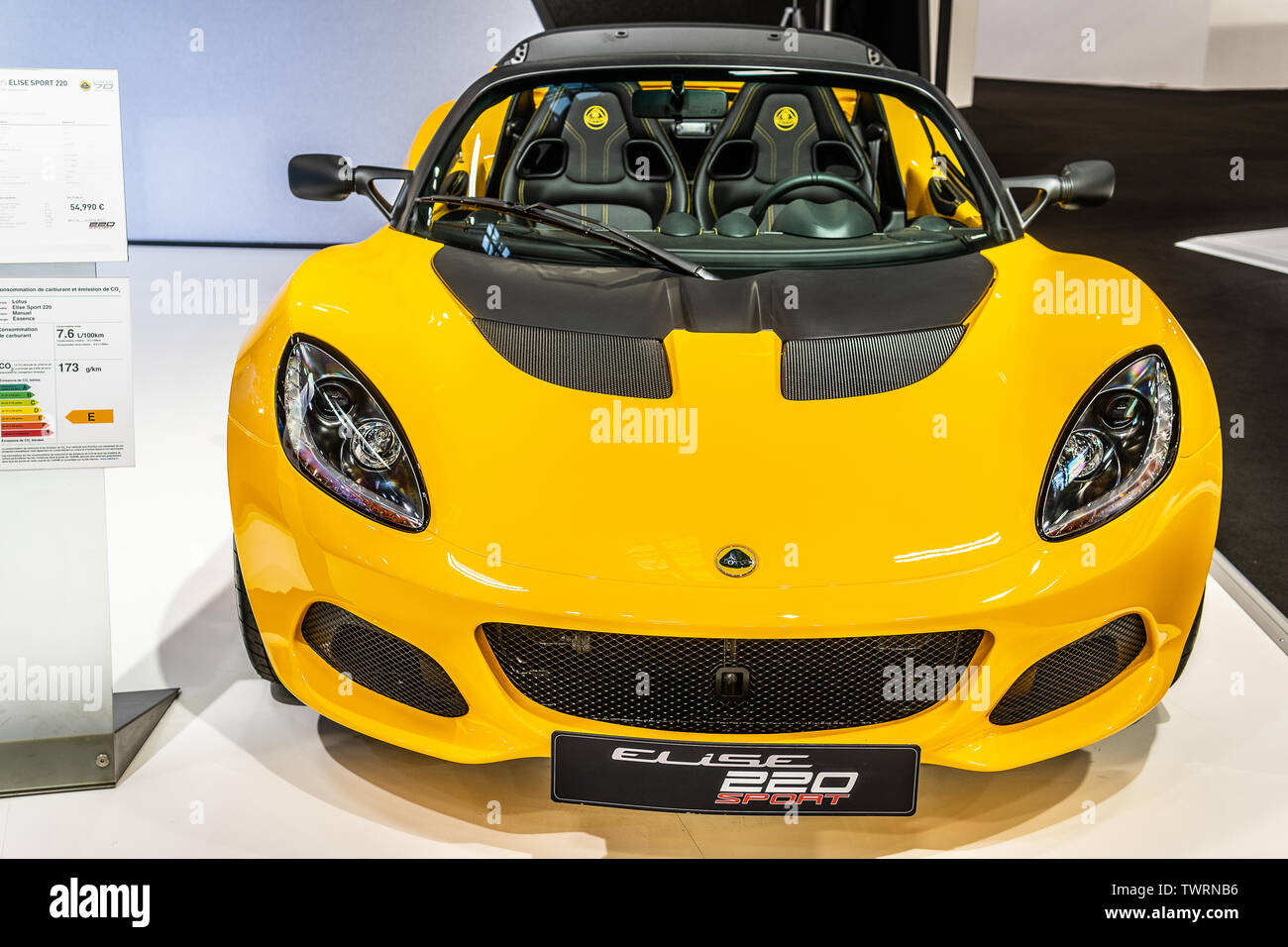 Paris, Frankreich, 02.Oktober 2018 gelbe Lotus Elise Sport 220 Mondial Paris Motor Show, zwei - Sitz, Mitte Roadster von Lotus Cars mit Selbstzündungsmotor Stockfoto