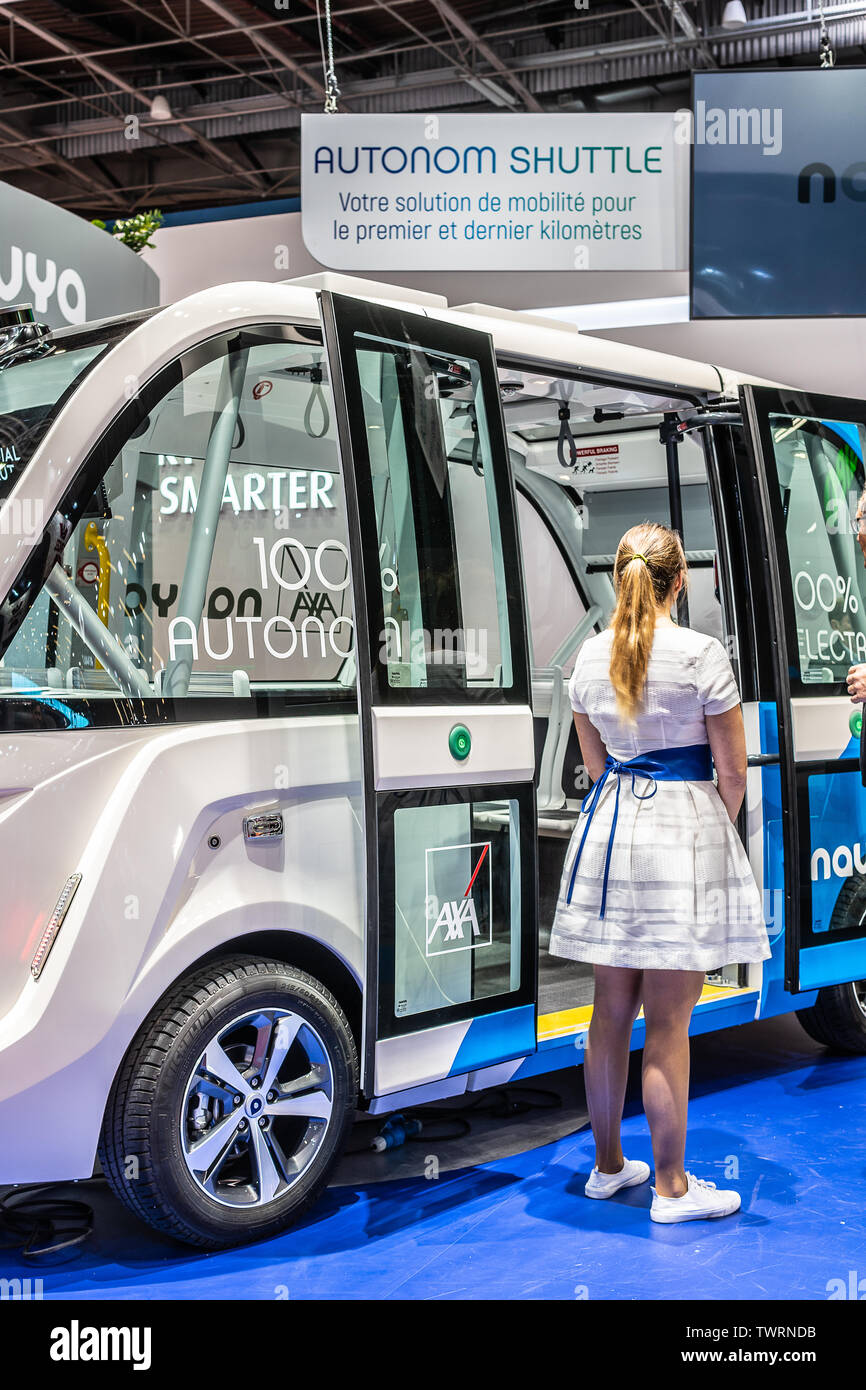 Paris, Frankreich, 04.Oktober, 2018 NAVYA autonome Fahrzeuge, "autonom" Shuttle Bus, fahrerlose, elektrische, innovativ, intelligent, Mondial Paris Motor Show Stockfoto