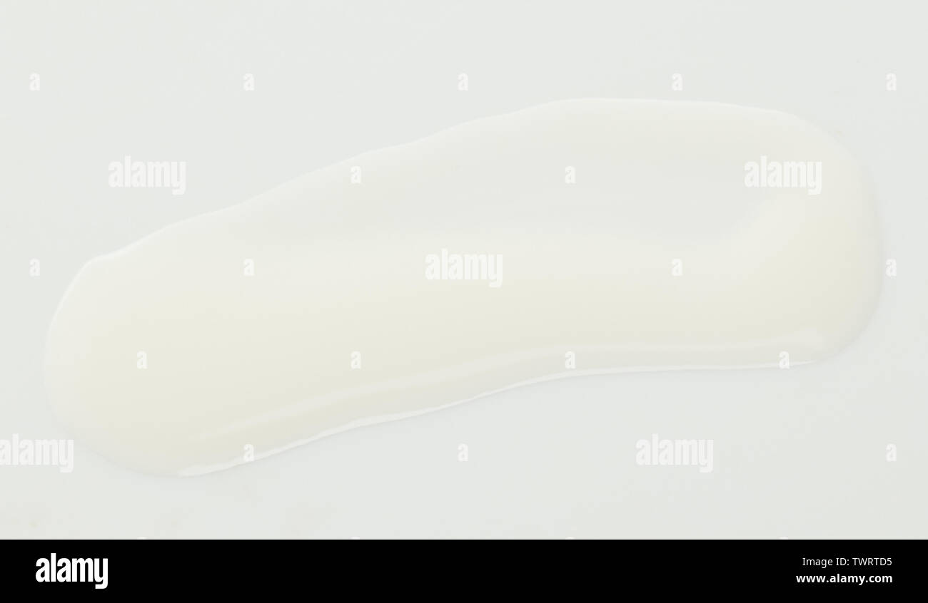 Weiß glänzende Pinselstrich auf weißem Hintergrund Nahaufnahme isoliert Stockfoto