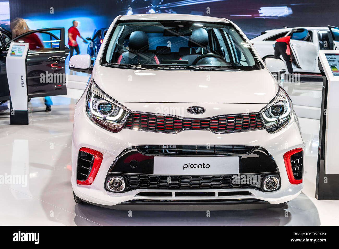 Paris, Frankreich, Nov 09, 2018 Rot Weiss neues Kia Picanto GT Line bei Mondial Paris Motor Show, 3. Generation von Kia Motors Corporation hergestellt Stockfoto