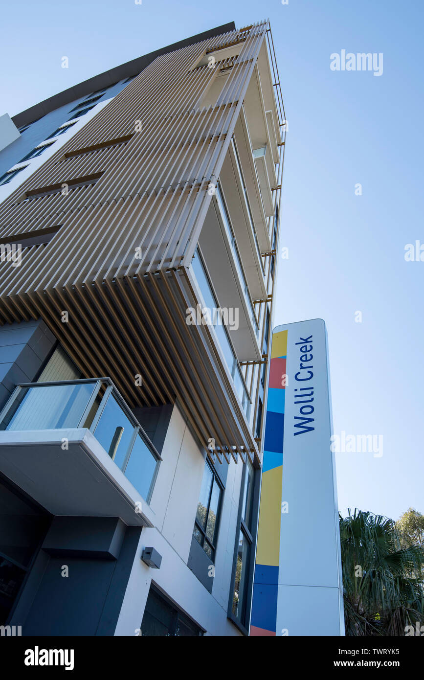 Ein hohes Apartmentgebäude in der Sydney Vorort von Wolli Creek, Australien Stockfoto