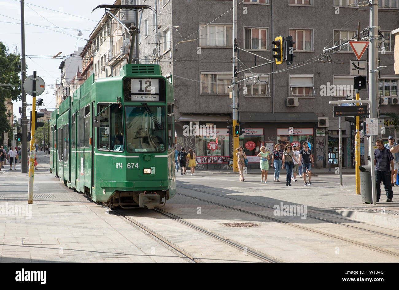 SOFIA, Bulgarien - 22. Juni 2019: Sofia Straßenbahnnetzes in Sofia, Bulgarien am 22. Juni 2019. Anzeigen von Vasil Levski Boulevard, Sofia, Bulgarien. Sofia Stockfoto