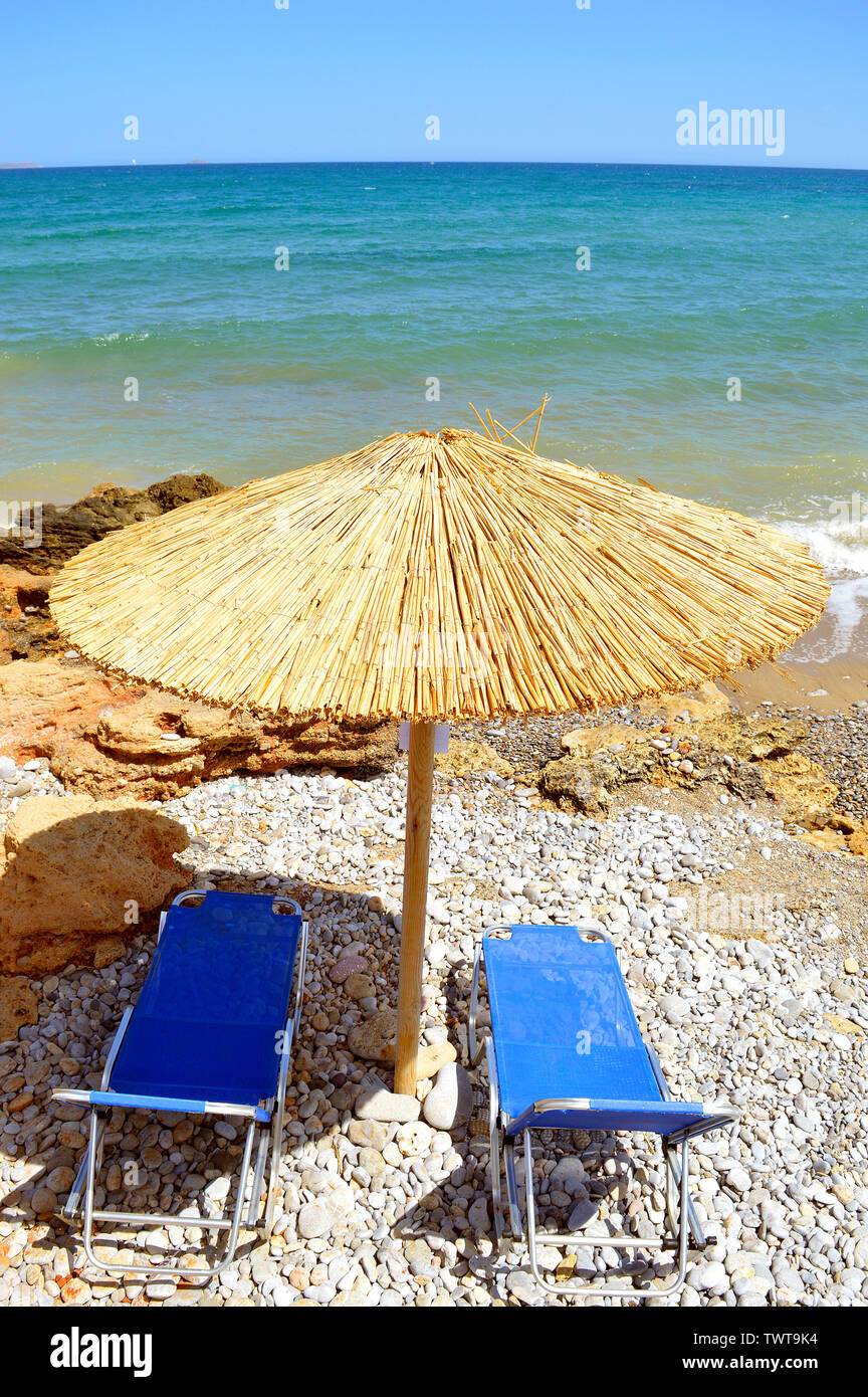 Was Kosten Liegen Und Sonnenschirme Auf Kreta Sonnenschirme am Strand von Gouves auf Kreta die größte und
