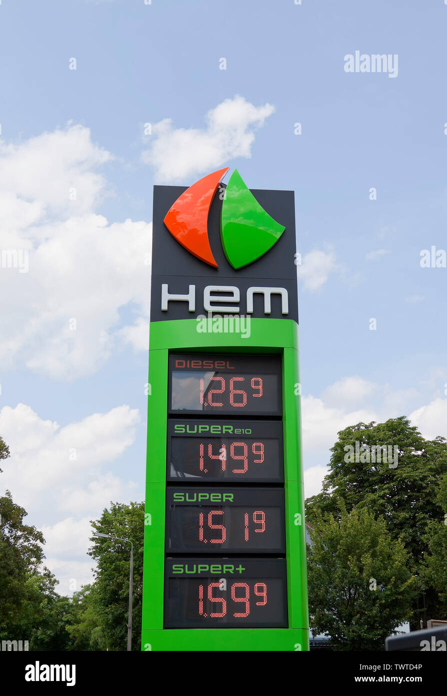 HEM Tankstelle in Berlin, Deutschland Stockfotografie - Alamy