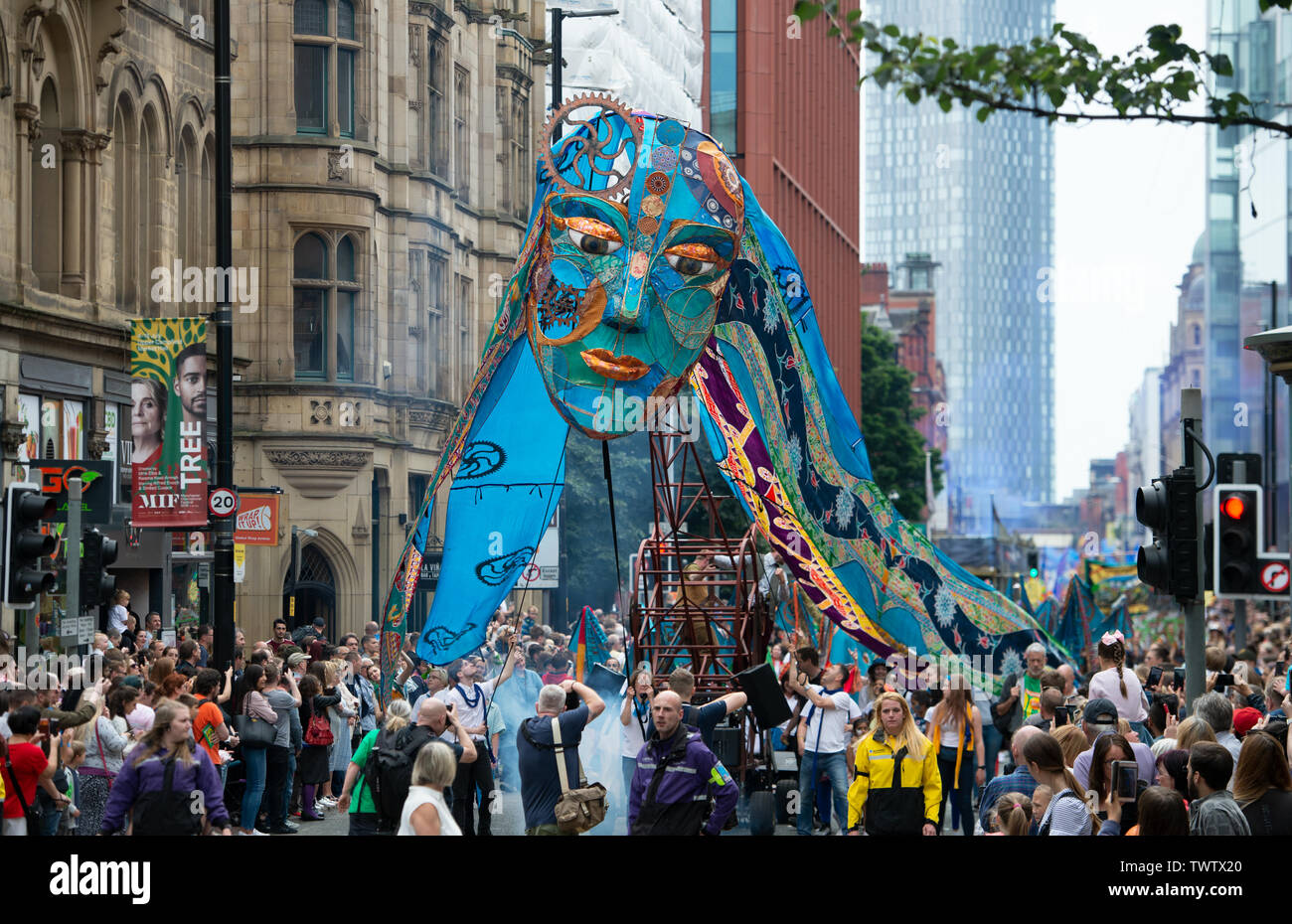 Manchester, Großbritannien. 23. Juni 2019. Die Teilnehmer nehmen an den Manchester Day Parade, eine jährliche Veranstaltung, die die Stadt feiert. Das diesjährige Thema ist "10 aus 10" © Russell Hart/Alamy Leben Nachrichten. Stockfoto
