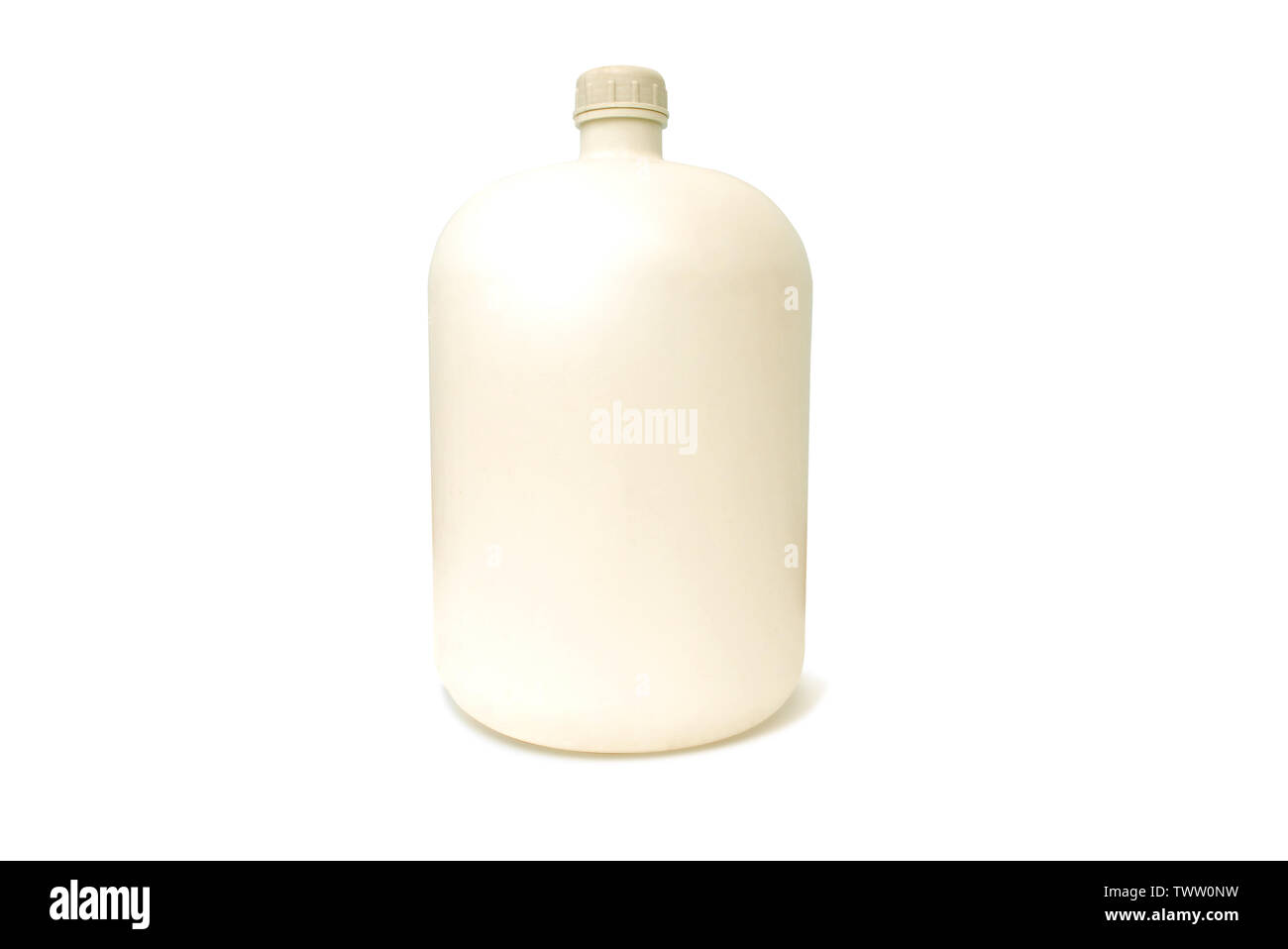 Undurchsichtige Flasche 20 Liter Flasche Wasser auf weißem Hintergrund. mit Freistellungspfaden. Stockfoto