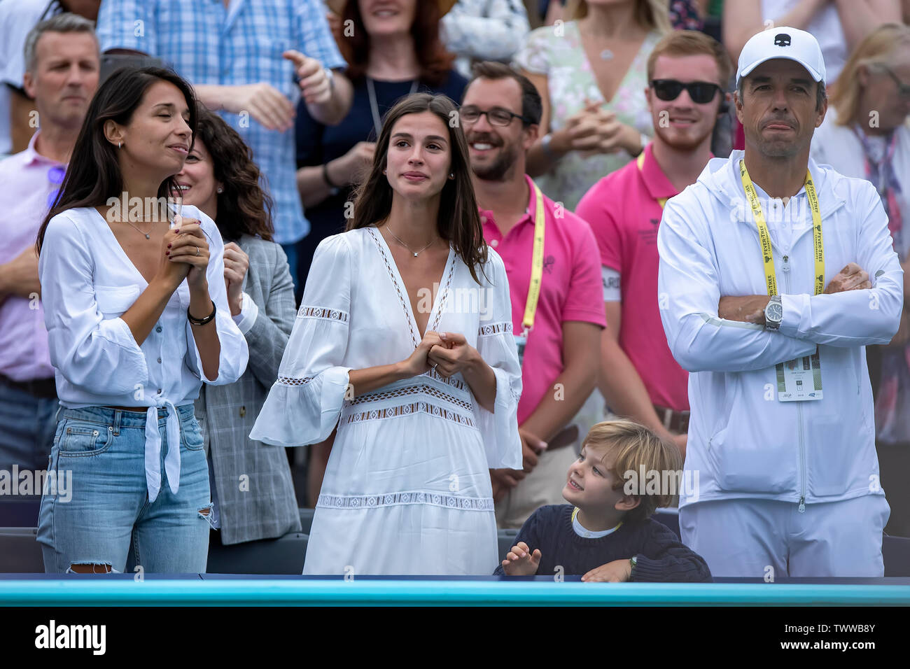 Queens Club, London, Großbritannien. 23. Juni 2019. Die ATP Tennis Turnier Fever-Tree; eine emotionale Sandra Gago als Feliciano Lopez (ESP) widmet seine Gewinnen zu ihrer Gutschrift: Aktion plus Sport/Alamy leben Nachrichten Stockfoto