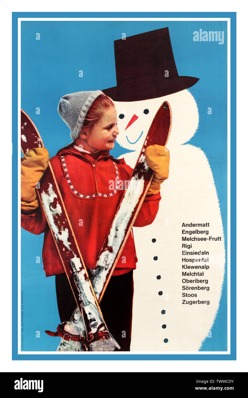 Jahrgang 1950 Winter reisen Werbung Werbeplakate der Swiss Mountain Resorts und Skifahren Dörfer von Andermatt Engelberg Giswil Rigi Einsiedeln Hospental Klewenalp Melchtal Oberiberg Sorenberg Stoos Zugerberg vor einem lächelnden Schneemann verzeichnet einen Hut tragen, neben einem jungen Mädchen tragen ein rotes Oberteil und den Ski vor ihr, die auf einem klaren blauen Hintergrund halten. Gedruckt in der Schweiz von Hug & Sohne, Zürich. Die Schweiz. 1958 Stockfoto