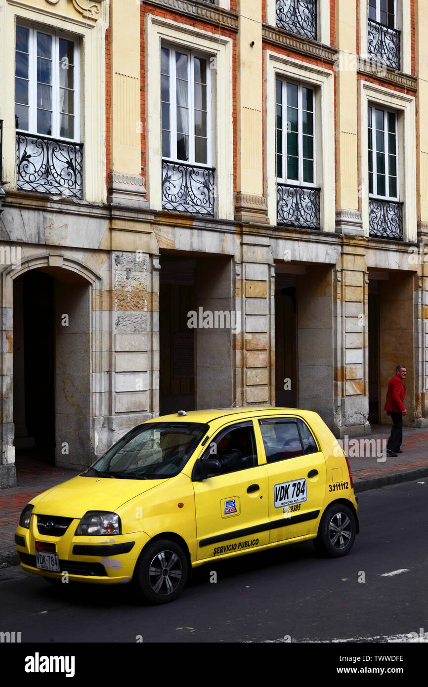 Offizielle registrierte gelbe Taxi Lievano Palast, dem Plaza Bolivar, Bogota, Kolumbien Stockfoto