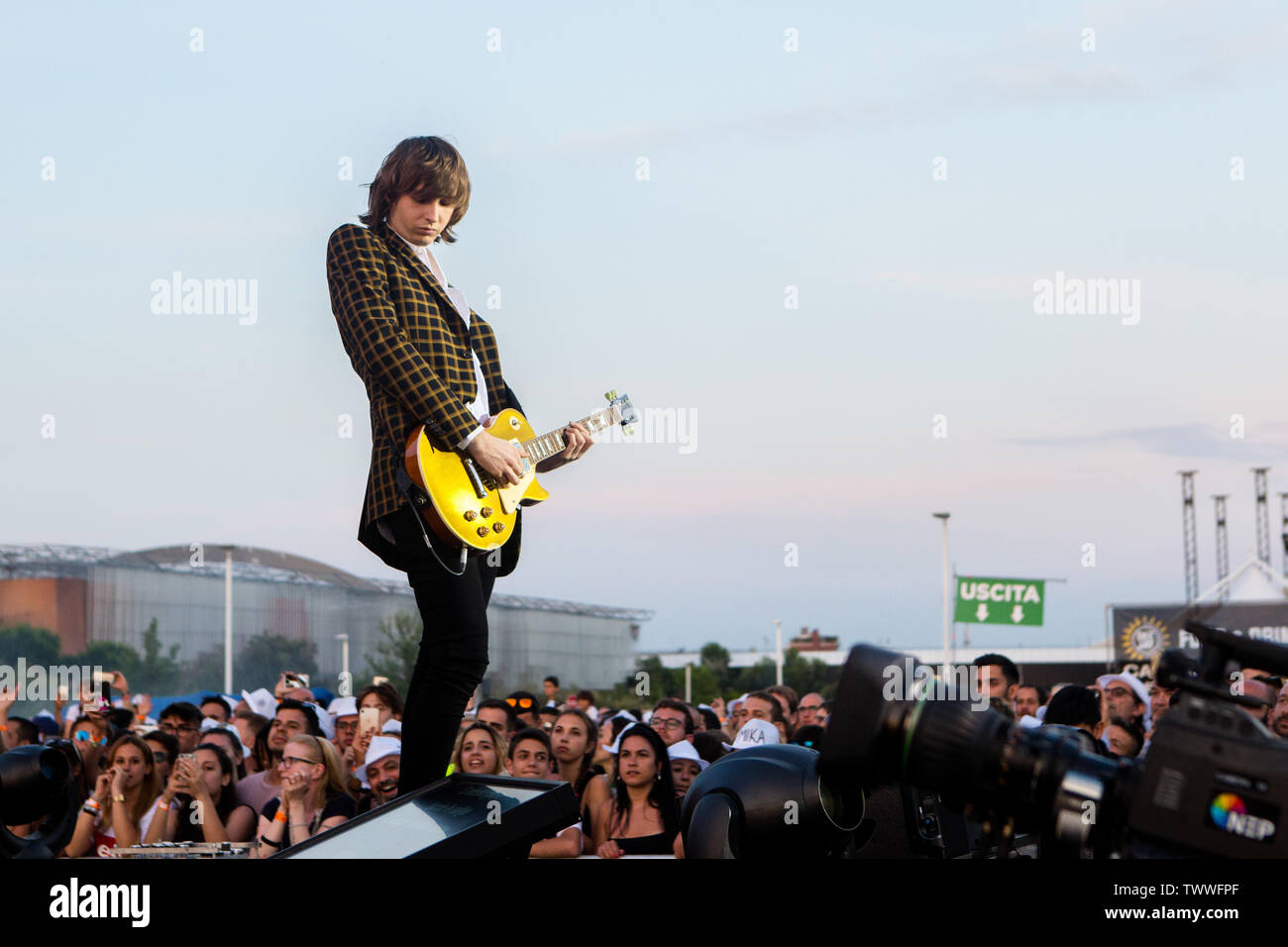 Thomas Raggi aus Maneskin in Konzert in der Partei wie ein DJ-Radio Deejay Party im Geist in Milano, Italien, am 22. Juni 2019 Stockfoto