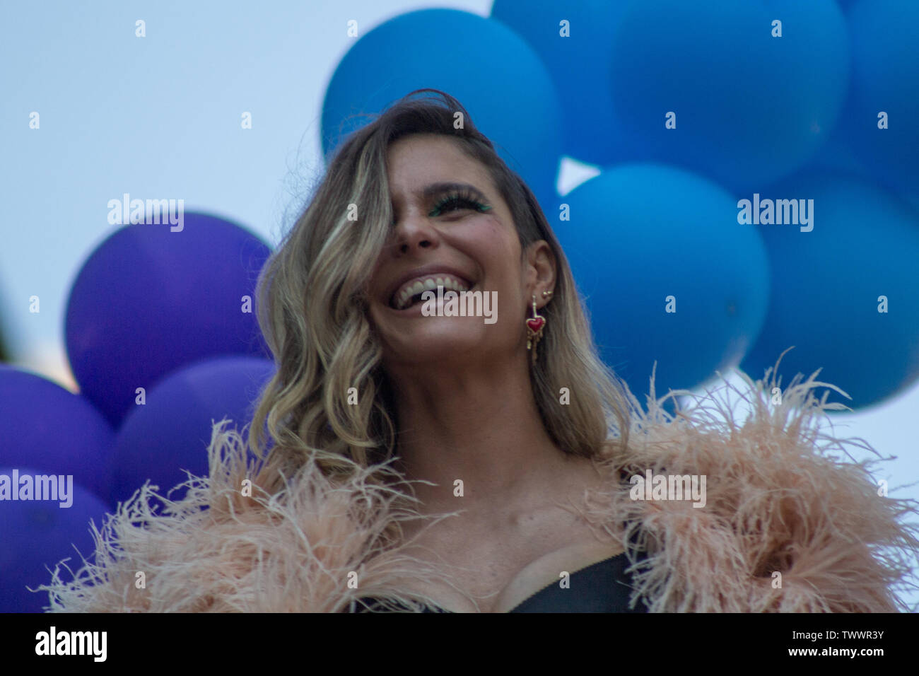 SÃO PAULO, SP - 23.06.2019: PARADA DEL ORGULLO LGBT 2019 - Fernanda Lima während der Lgbt Pride Parade geschieht heute in der Avenida Paulista und Consolação Straße. Noch vor dem Release die Zahl der Teilnehmer deutlich niedriger ist als die letzten Ausgaben. São Paulo, 23. Februar 2019. (Foto: Van Campos/Fotoarena) Stockfoto