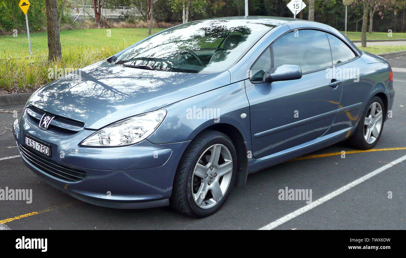 Peugeot 307 cc -Fotos und -Bildmaterial in hoher Auflösung – Alamy