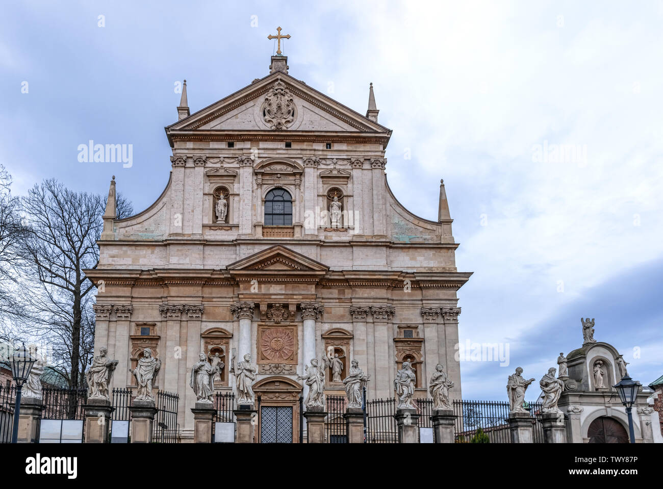 Blick auf die Fassade von St. Peter und Paul Kirche in der Altstadt von Krakau, Polen. Stockfoto