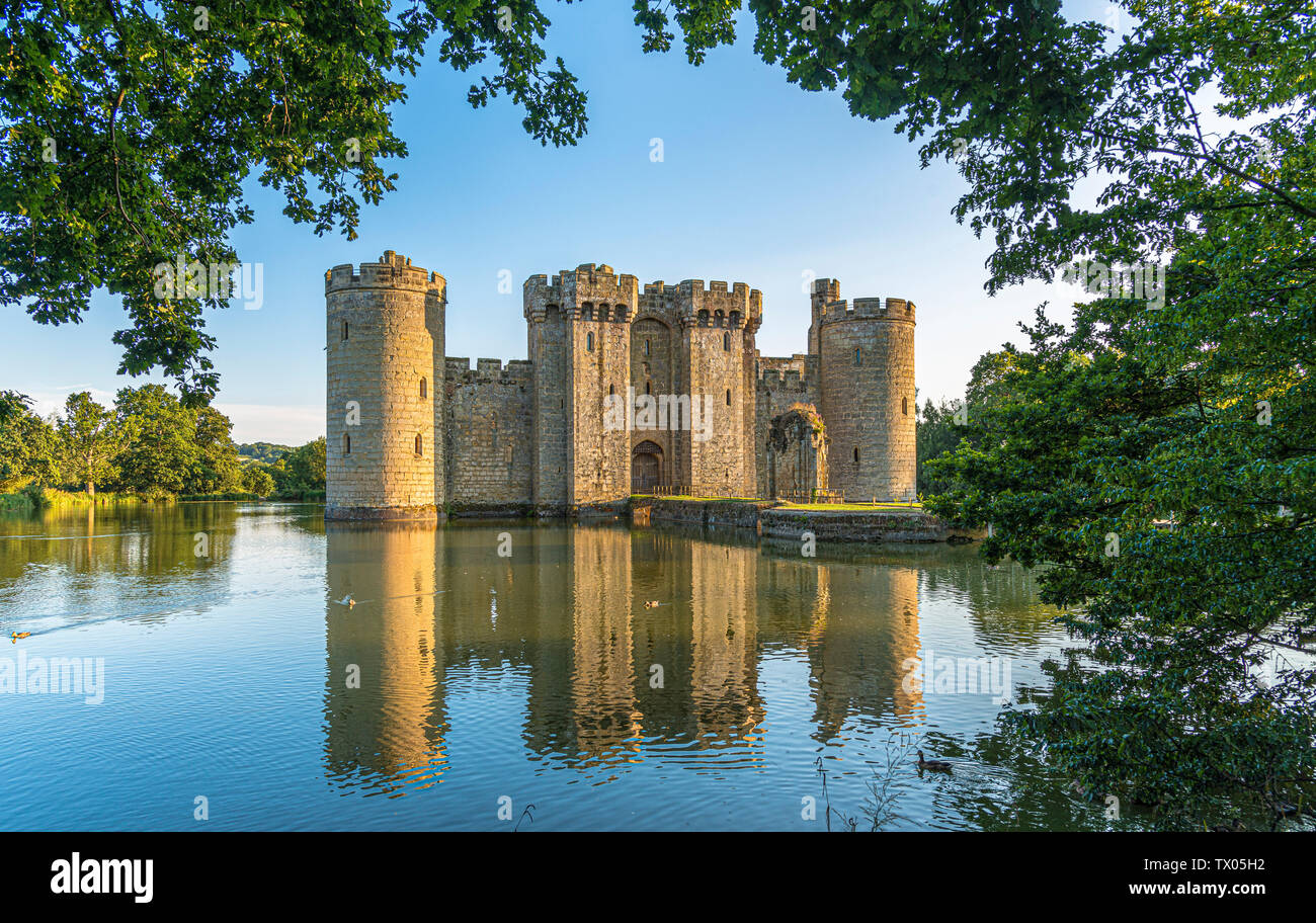 Historic Bodiam Castle und Graben in East Sussex, England Stockfoto