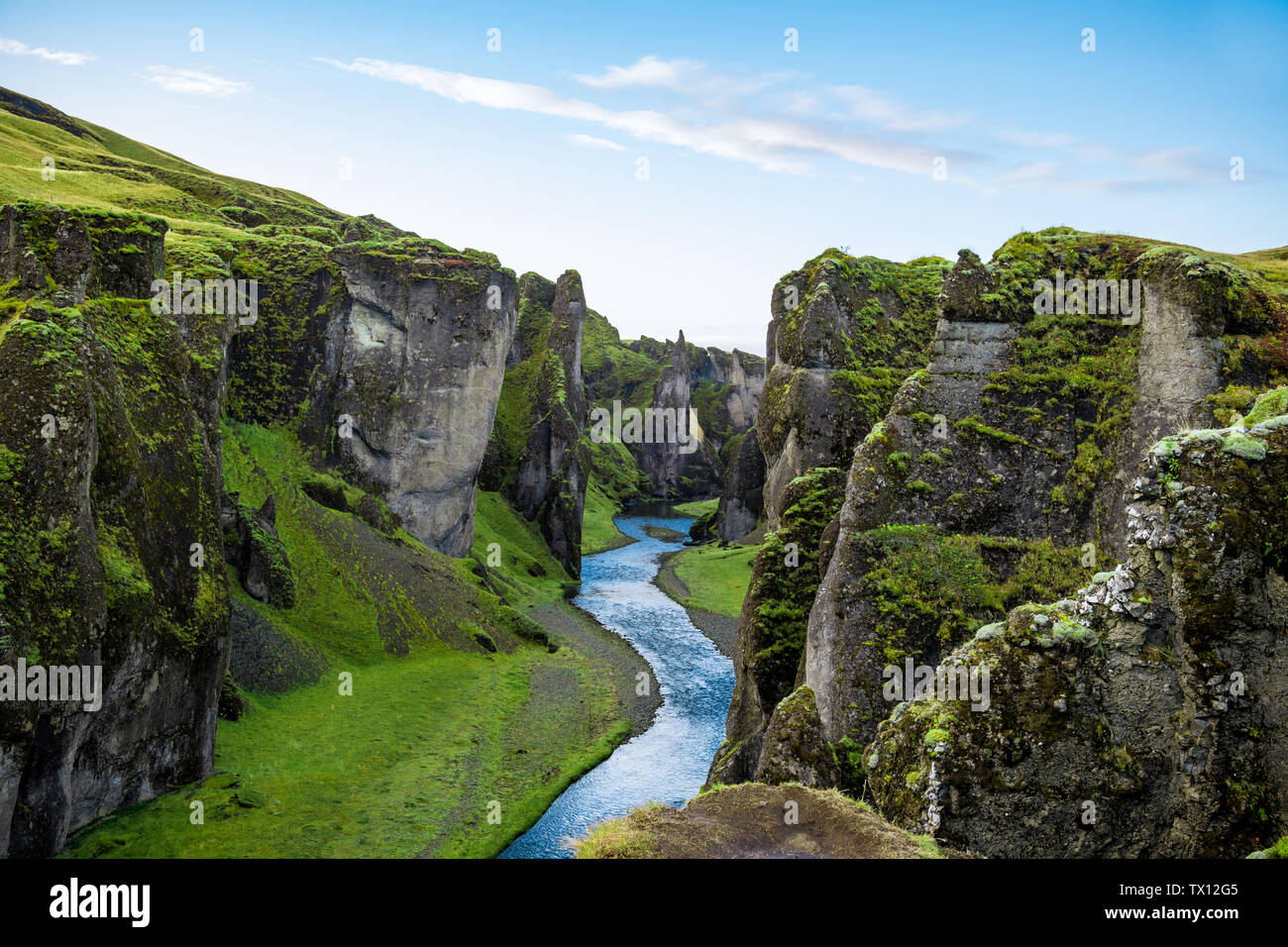 Im südlichen Island Schock schöne Fjadrargljufur Canyon und Blick auf das Tal Stockfoto