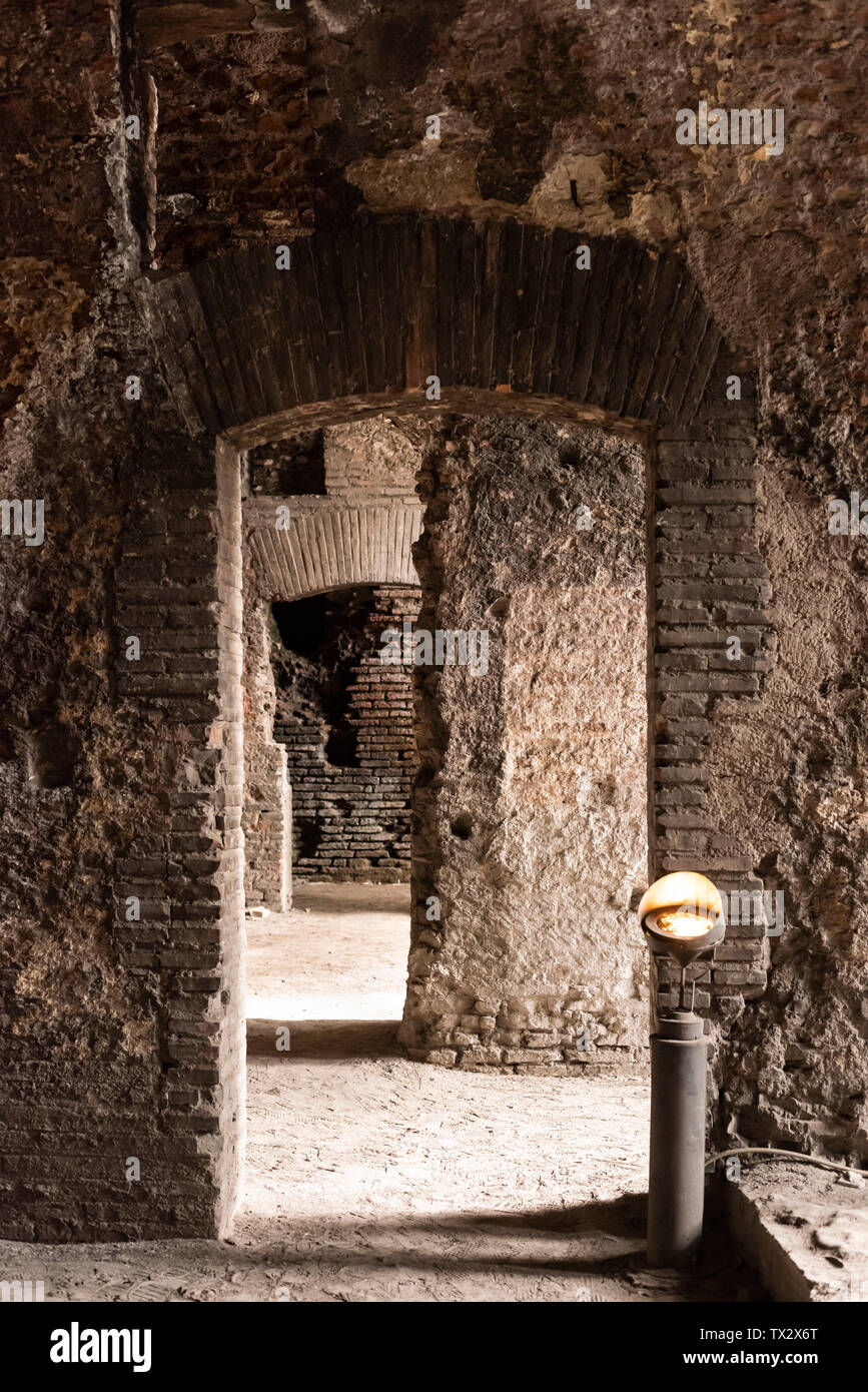 Rom. Italien. Insula dell'Ara Coeli, Reste eines römischen Wohnhauses aus dem 2. Jahrhundert n. Chr., Innenansicht der dritten Etage. Stockfoto