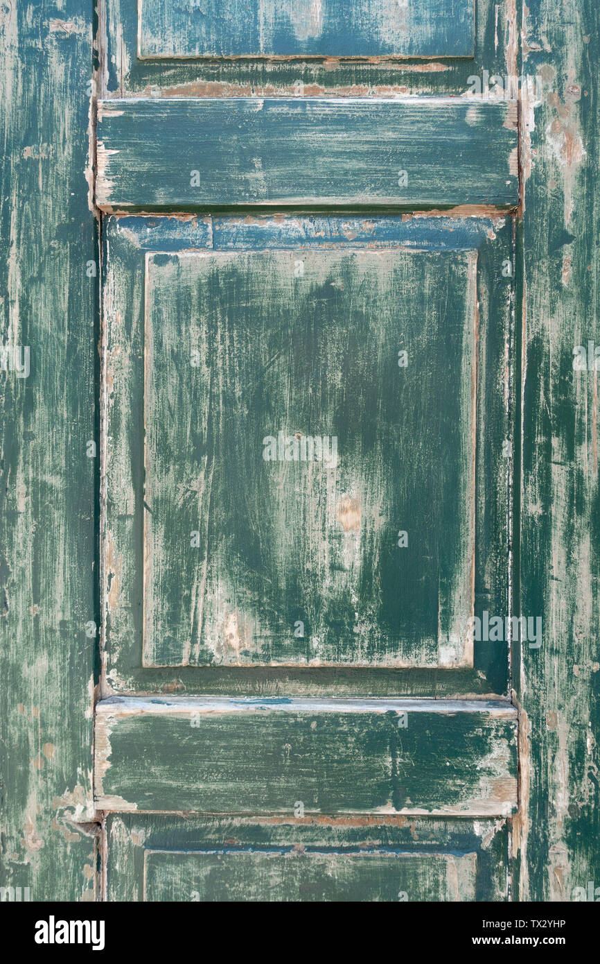 Alten verwitterten grünen Fensterläden Stockfoto