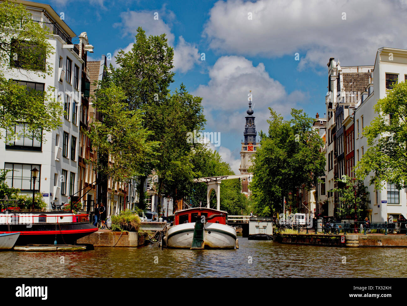 Grachten in Amsterdam im Sommer Stockfoto