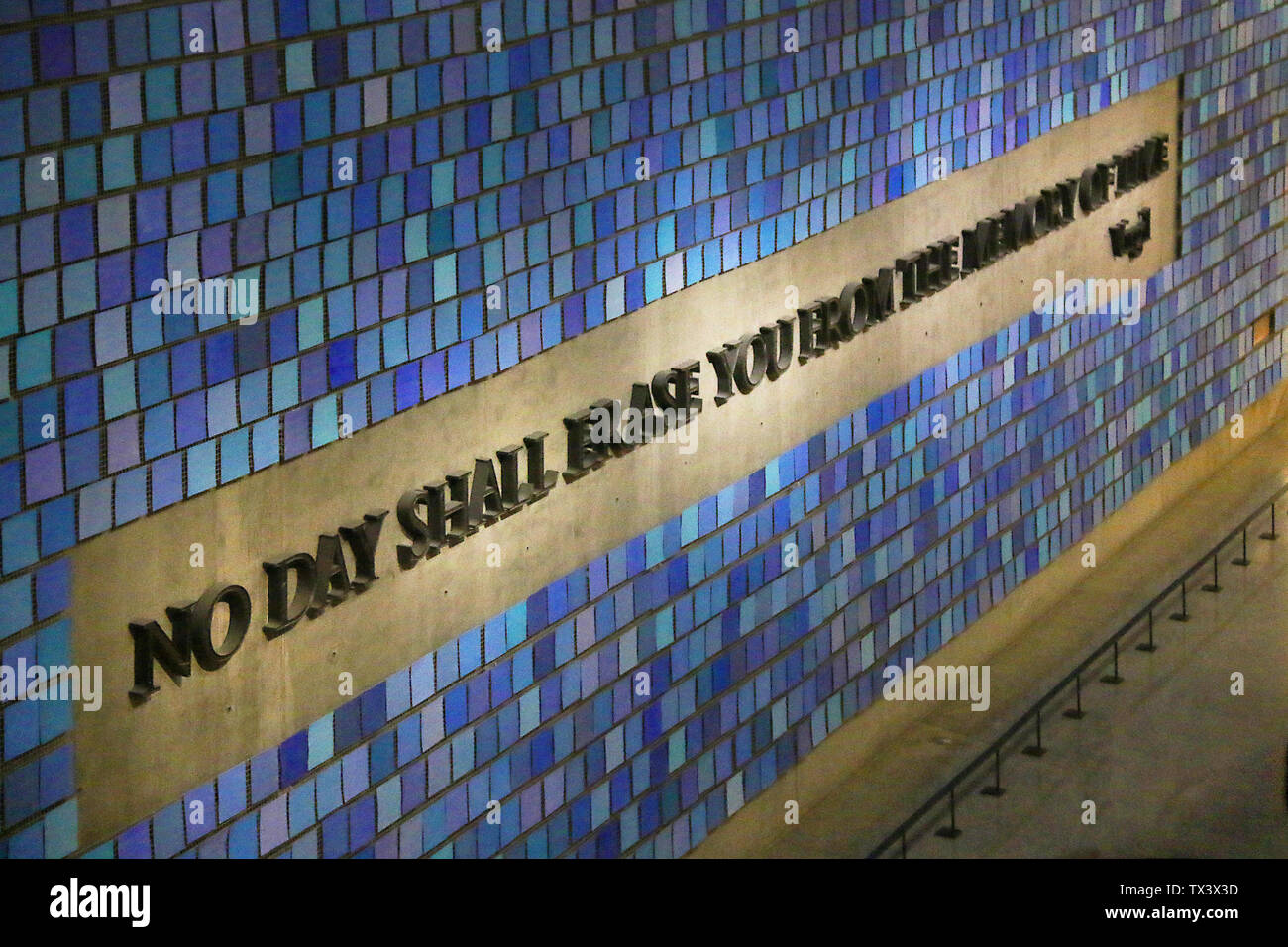 Versuchen, die Farbe des Himmels auf, September Morgen zu erinnern, National 9 11 Memorial and Museum, New York City, New York, USA Stockfoto