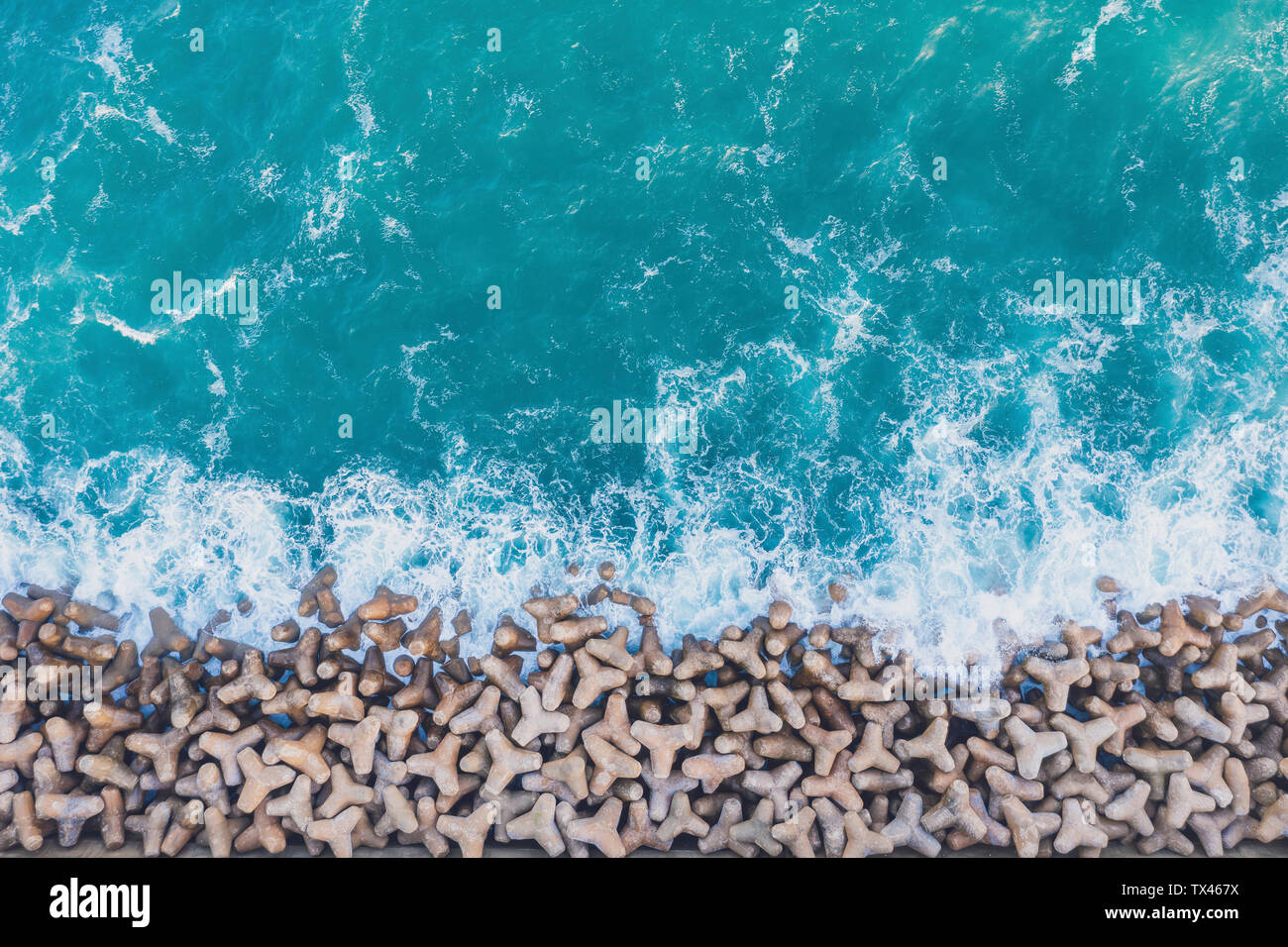 Portugal, Algarve, Lagos, Hafen, Luftaufnahme von Tetrapods als Schutz der Küstengebiete Stockfoto