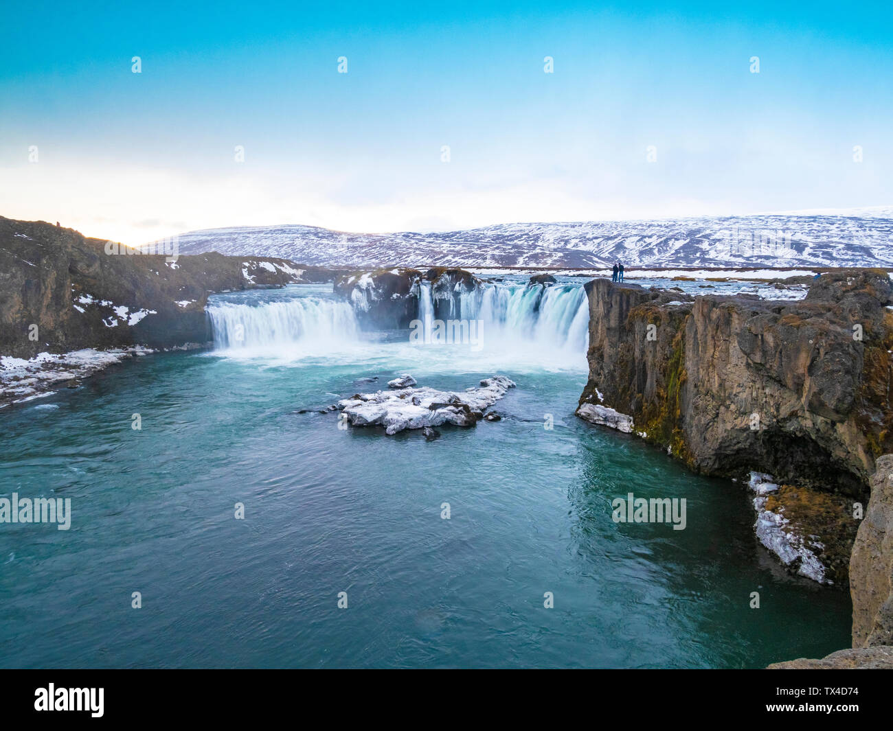 Island Wasserfall Winter Fotos Und Bildmaterial In Hoher Auflösung 