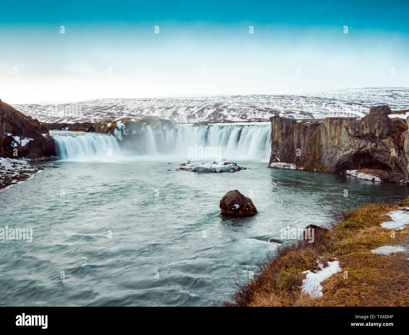 Island Wasserfall Winter Fotos Und Bildmaterial In Hoher Auflösung 