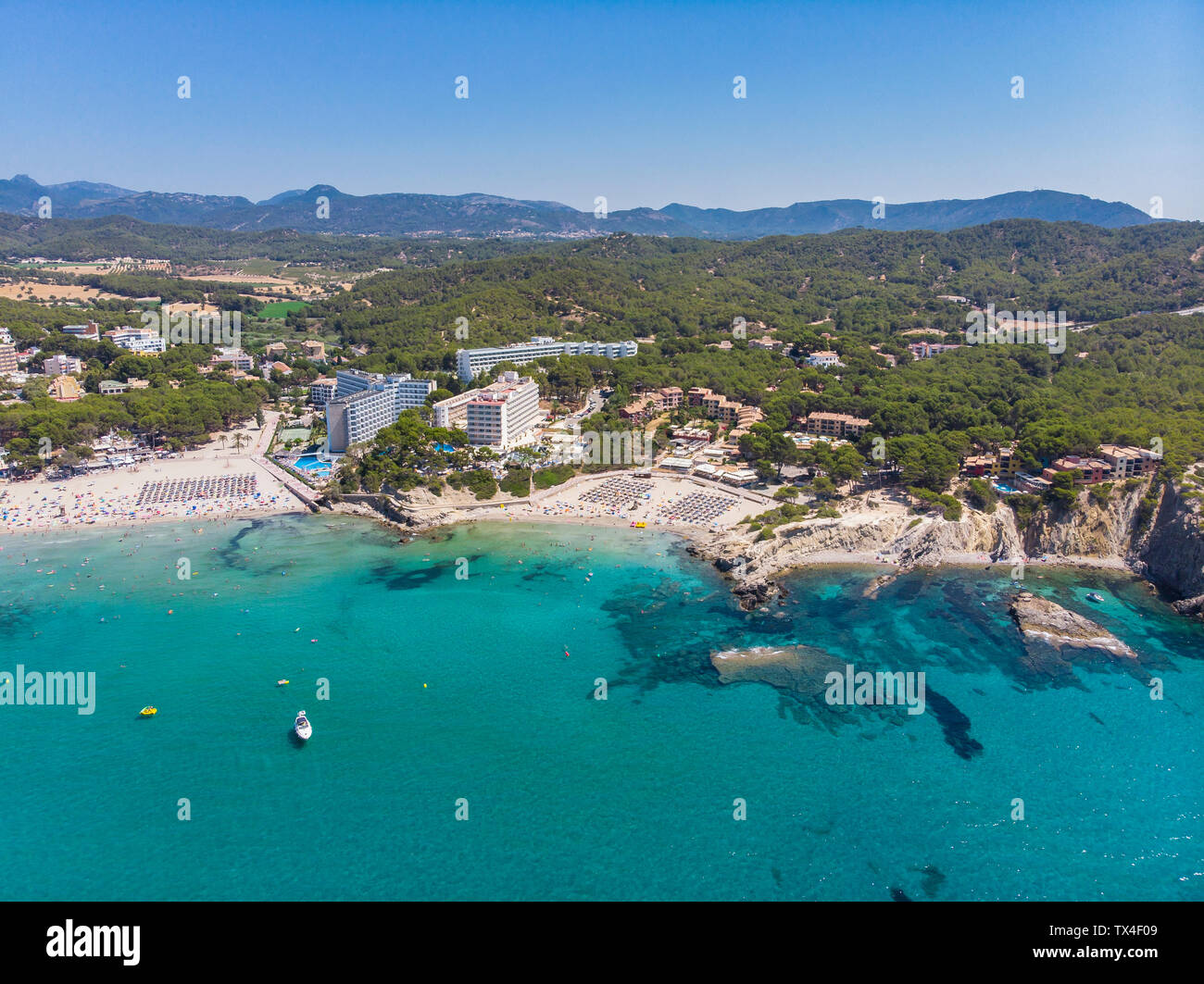 Spanien, Mallorca, Costa de la Calma, Luftaufnahme über Peguera mit Hotels und Strände Stockfoto