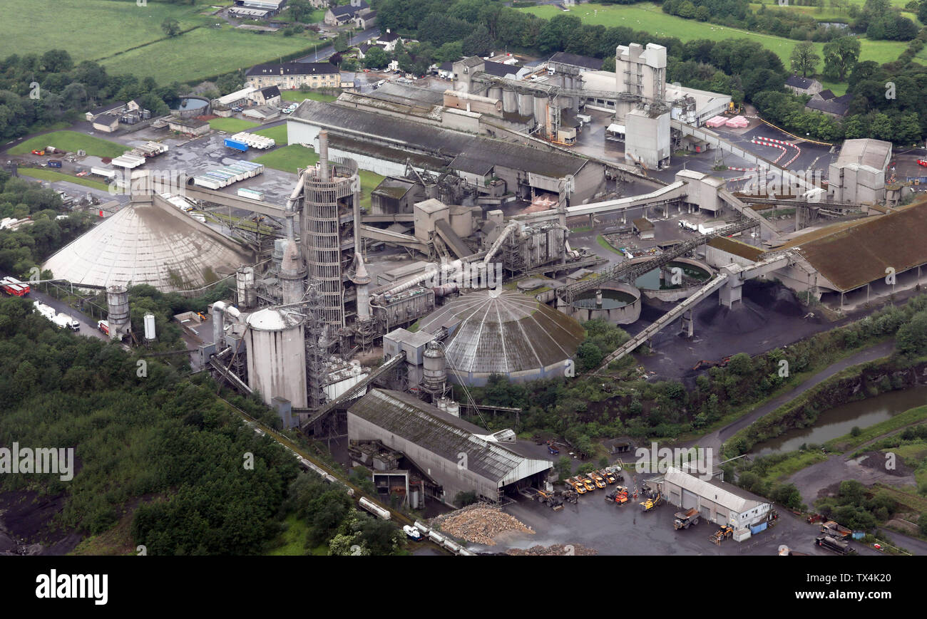 Luftaufnahme von Hanson's Zement Ribblesdale arbeitet an der Clitheroe BB7, Lancashire, Großbritannien Stockfoto