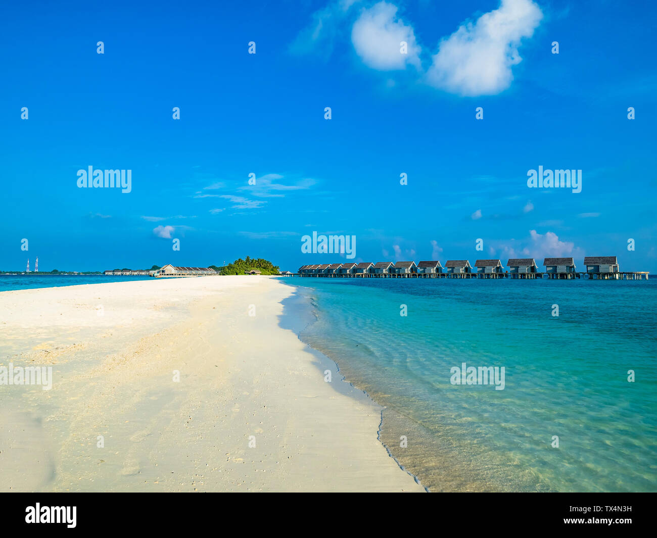 Malediven, Ross Atoll, Wasser Bungalows am Strand Stockfoto
