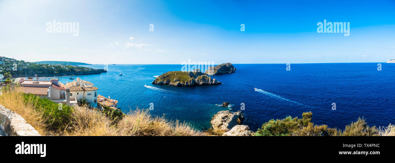 Spanien, Balearen, Mallorca, Bucht von Santa Ponca, Panoramablick auf Isla Malgrats Stockfoto