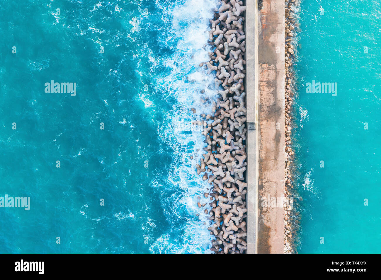Portugal, Algarve, Lagos, Hafen, Luftaufnahme von Tetrapods als Schutz der Küstengebiete Stockfoto