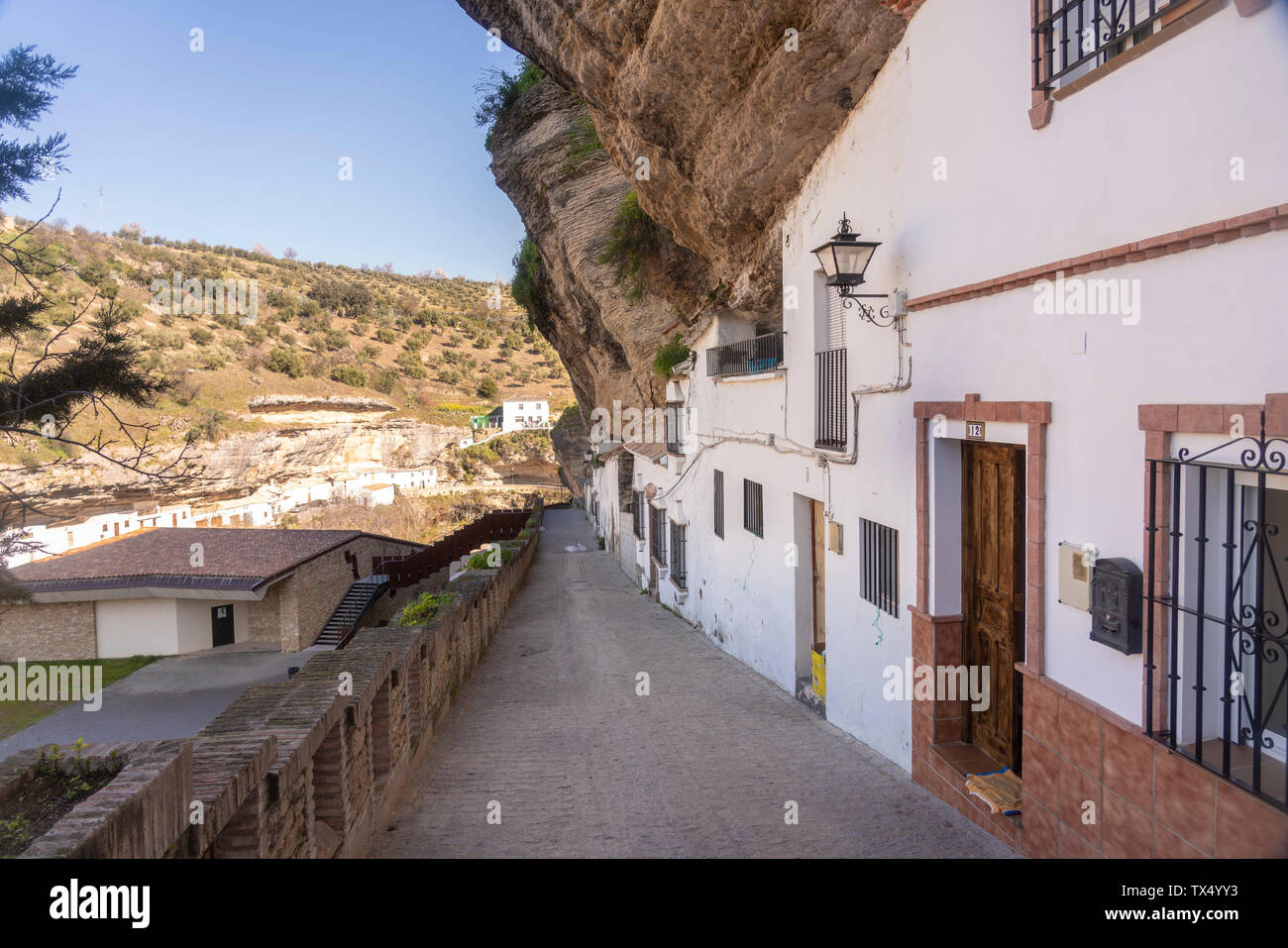 Spanien, Andalusien, Provinz Cadiz, Setenil de las Bodegas, Gasse Stockfoto