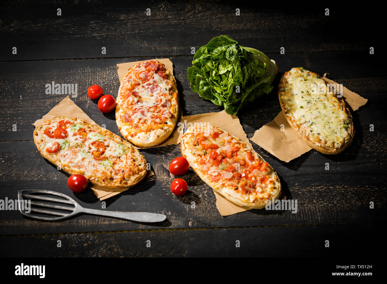 Rustikale Pizza Brot Stockfoto