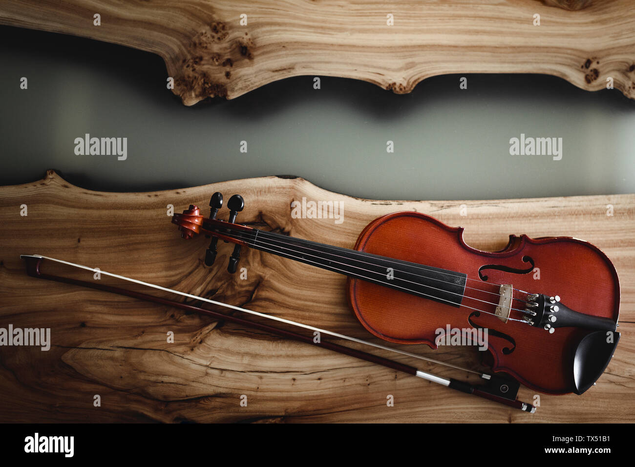 Geigenholz -Fotos und -Bildmaterial in hoher Auflösung – Alamy
