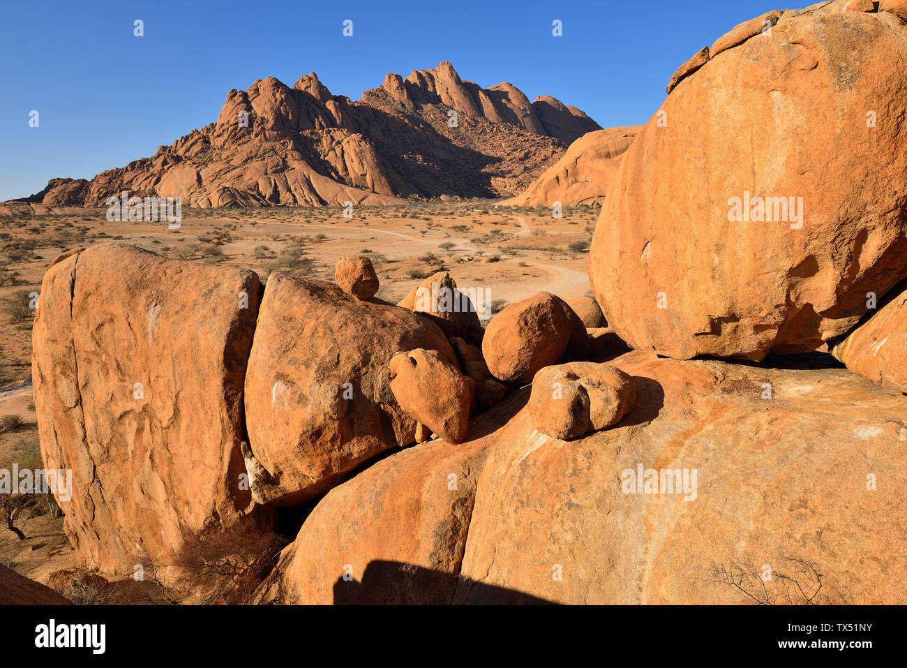 Afrika, Namibia, Erongo, Spitzkoppe, Blick auf Pontok Berge Stockfoto