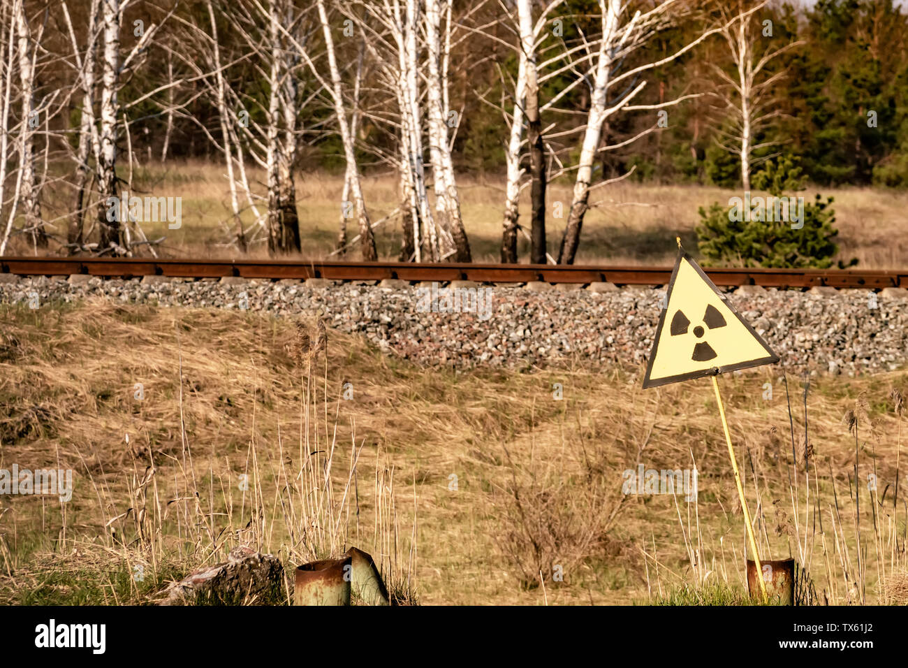 Ionisierende Strahlung Schild in der Nähe von Tschernobyl Zone der Entfremdung, Ukraine Stockfoto