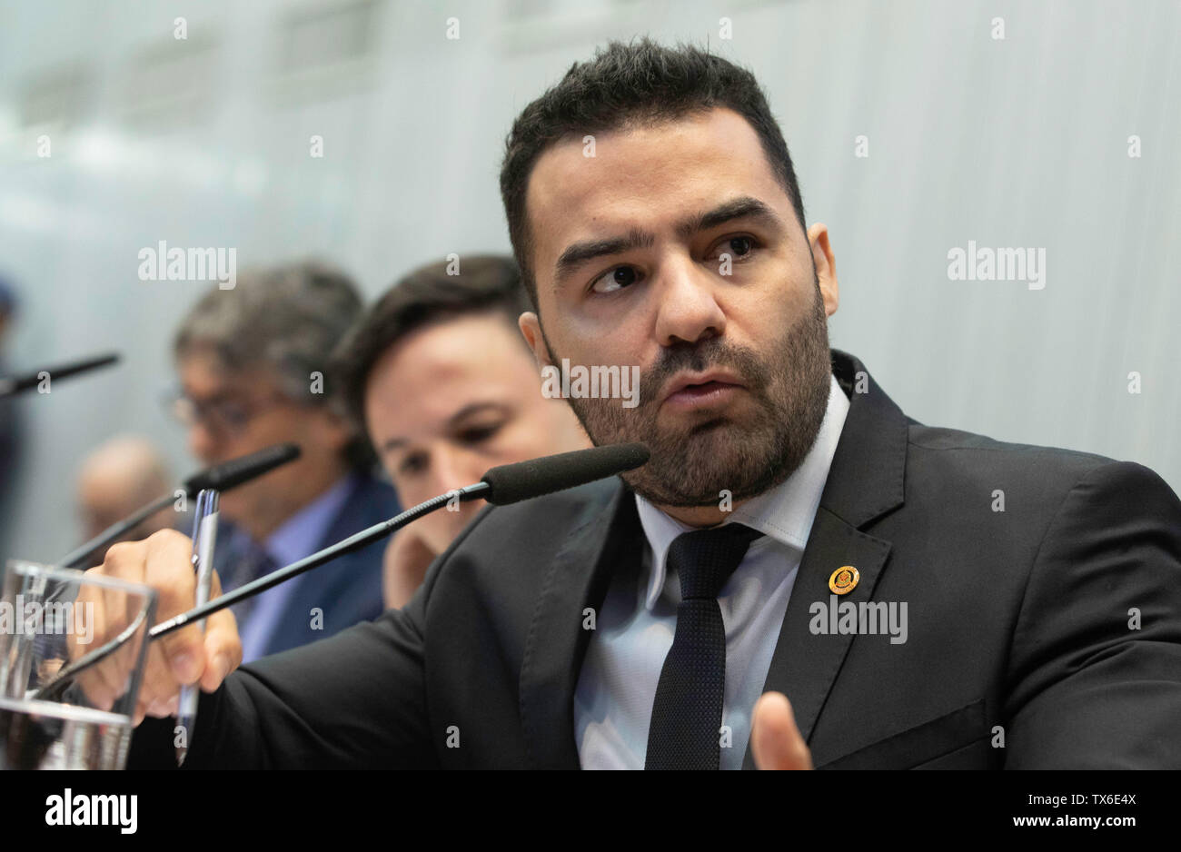 SÃO PAULO, SP - 24.06.2019: CPI UNIVERSIDADES PÚBLICAS - Stellvertretender Arthur do Val (DM) nimmt an der Sitzung des CPI der öffentlichen Universitäten an der gesetzgebenden Versammlung von São Paulo heute Morgen (24.). Die Kommission Fragen der Universität &#39;s Pfarrhaus über Verantwortlichkeit. (Foto: Bruno Rocha/Fotoarena) Stockfoto