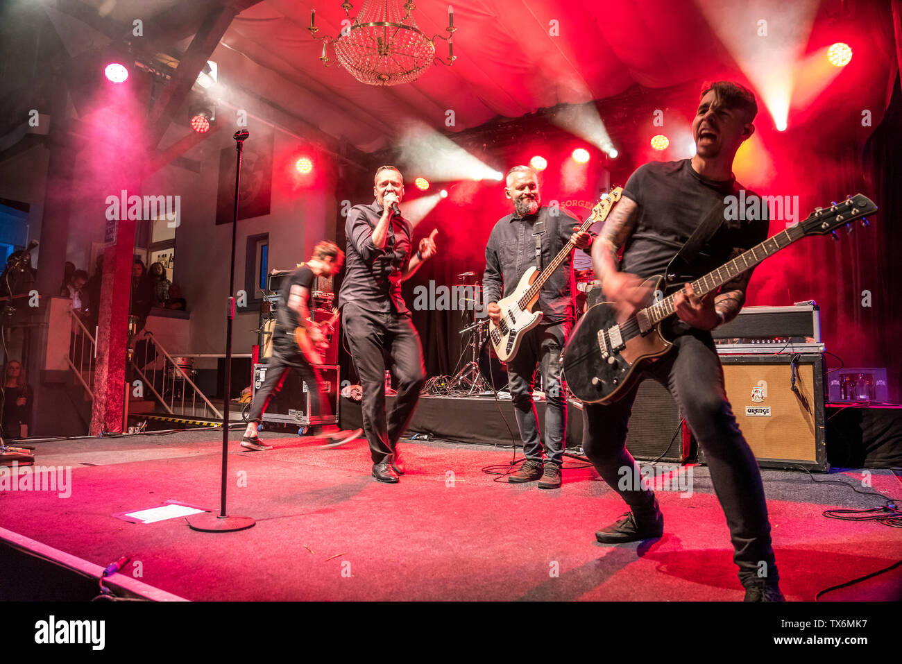 Die deutsche Punk-Rock-Band Adam Angst live beim Orange Blossom Special Festival, Beverungen, Ostwestfalen, Deutschland | der deutschen Punk-Rock-Band Stockfoto