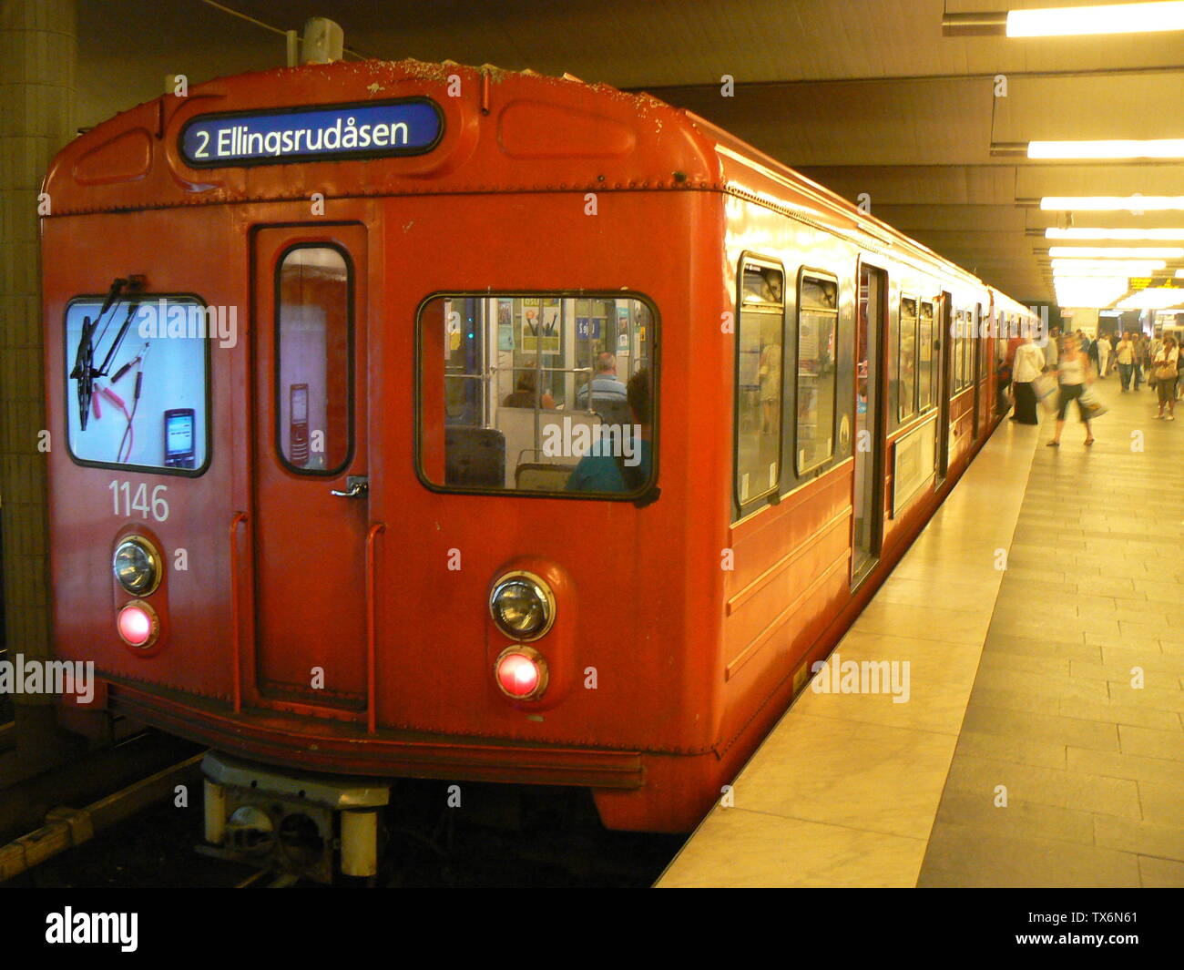 U bahn u bahn t1000 am bahnhof Fotos und Bildmaterial