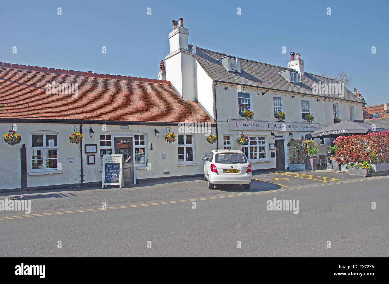 Weybridge The Queens Head Pub Surrey Stockfoto