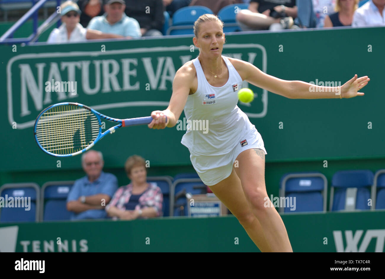 KAROLINA PLISKOVA (Cze) in Eastbourne, UK. 24. Juni 2019. Natur Tal International Tennis in Devonshire Park. Stockfoto